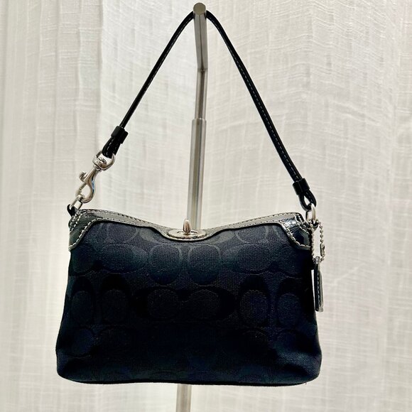 COACH Chelsea Signature Jacquard & Patent Leather Turnlock Wristlet Black 40809 - Picture 4 of 16